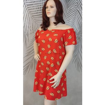 Vibráló virágmintás off-shoulder molett ruha