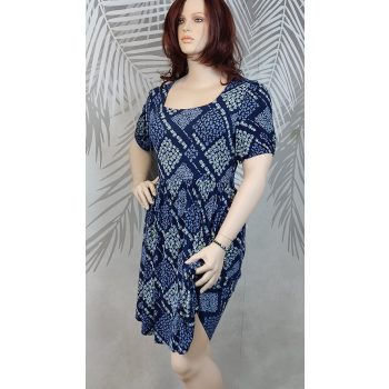 Tu divatos és kényelmes virágmintás molett ruha 