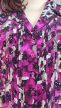Vibráló és elegáns bíbor-lila virágmintás blúz 