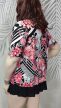 Modern, dinamikus rózsaszín virágmintás molett tunika 