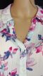 Könnyed, elegáns virágmintás pliszírozott blúz 