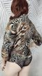 Vadítóan elegáns állatmintás molett felső 