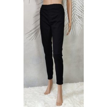 Rugalmas testhezálló fekete farmer