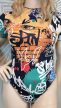 Graffiti mintás plus size body 