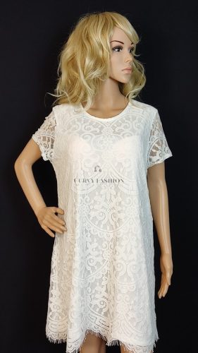 Elegáns fehér csipkeruha 