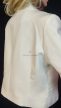 Elegáns krémfehér női blézer 