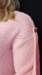 Púderrózsaszín kötött női pulóver 44/46-os méretben, nyitott ujjmegoldással és laza fazonban – Curvy Fashion kollekció.
