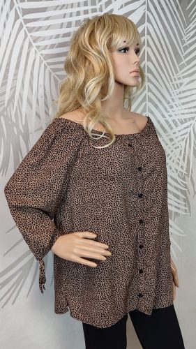 Barna-fekete állatmintás George női blúz 44-es méretben, gombos és vállról lecsúsztatható fazonban – Curvy Fashion kollekció.