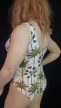 Fehér pálmamintás egyrészes fürdőruha strandkendővel – Curvy Fashion 46/48-as méret 